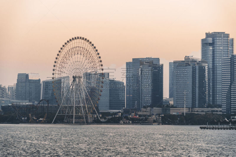 现代滨水城市景观