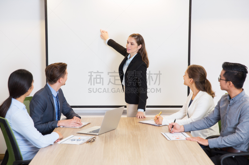 信心,会议,女商人,团队,领导能力,男商人,文档,男性,培训课,青年人
