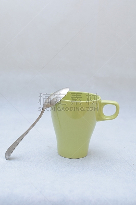 马克杯,汤匙,白色背景,绿色,黄色,不锈钢,分离着色,热饮,热,一个物体