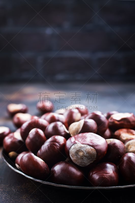 raw chesnuts