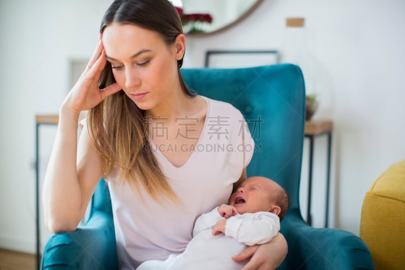 母亲,拿着,住宅内部,婴儿,新生儿,沮丧,痛苦,压力,独生子女家庭,英国