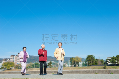 老年女人,友谊,天空,水平画幅,伴侣,人群,户外,草,日本人,兵库县