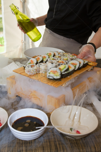 健康食物,环境,食品,商业厨房,日本食品,寿司,高雅,海产,寿司卷,垂直画幅