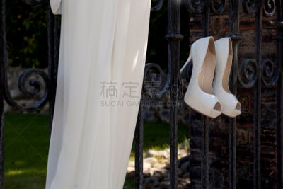 婚纱,吊袜带,个人随身用品,水平画幅,纺织品,无人,特写,衣架,魅力,婚姻