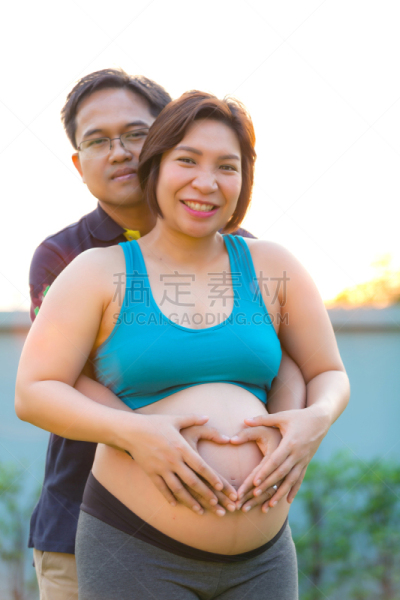 女人,丈夫,肚子,自然美,男性美,中裤,面无表情,垂直画幅,美,新的