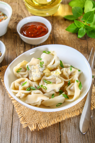 桌子,木制,饺子,自制的,古典式,平衡折角灯,餐具,垂直画幅,煮食,开胃品