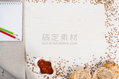 木制,面粉,玉米粉圆饼,桌子,亚麻种子,完整,笔记本,番茄沙司,白色,厚木板