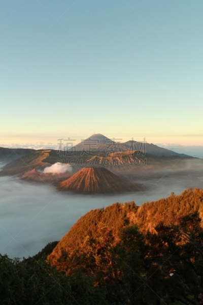 婆罗摩火山,国内著名景点,烟雾,户外,印度尼西亚,亚洲,东爪哇,爪哇,垂直画幅,泗水