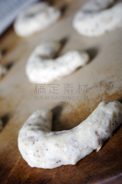 饼干,新月形,垂直画幅,图像聚焦技术,选择对焦,不健康食物,前景聚焦,室内,灶台