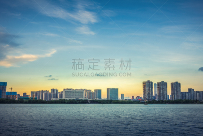 湖,摩天大楼,建筑外部,商务,游艇,现代,船,著名景点,户外,天空