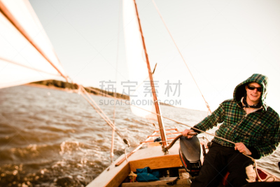 青年人,水手,看风景,坎伯兰岛,外海岸,水,风,休闲活动,仅男人,仅成年人