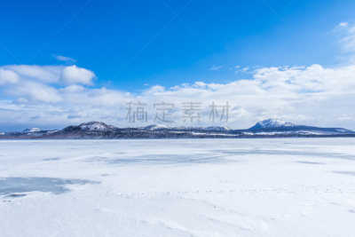 日本,北海道,屈斜路湖,热,雪山,野生动物,云,雪,天鹅,水面