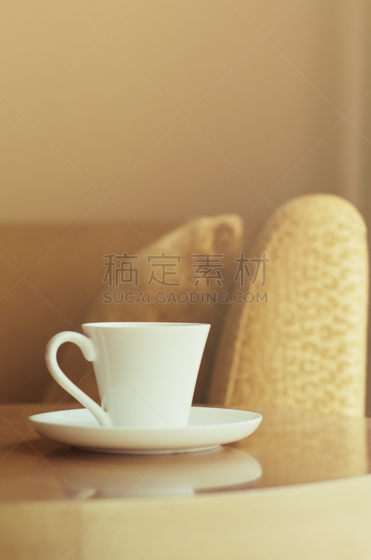 桌子,咖啡杯,木制,自动后期制作过滤器,垂直画幅,褐色,无人,家具,饮料,特写
