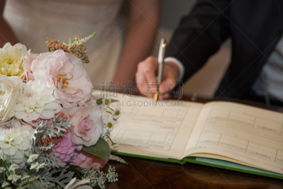 婚礼,花名册,新婚夫妇,男性,仅成年人,花束,青年人,婚姻,书