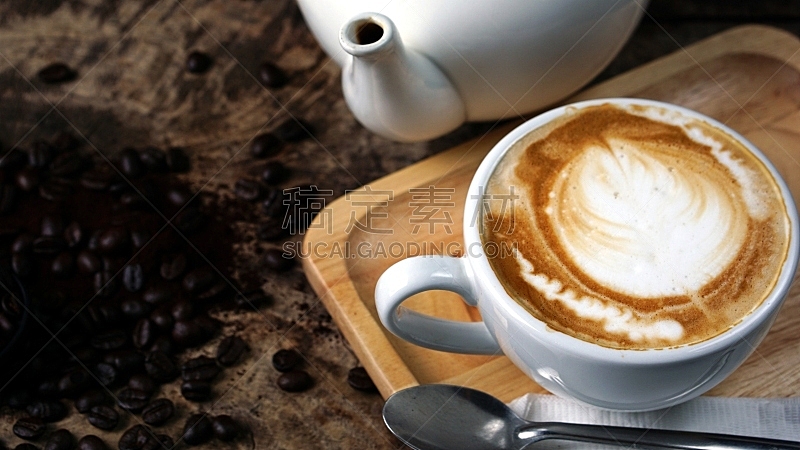 咖啡,卡布奇诺咖啡,拿铁咖啡,仅一朵花,牛奶,泡沫艺术,小酒杯,咖啡机,泥状,泡沫饮料