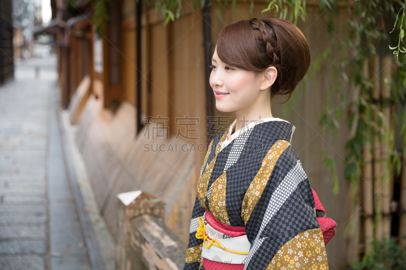 和服,日本人,女人,和服腰带,留白,水平画幅,美人,户外,仅成年人,青年人