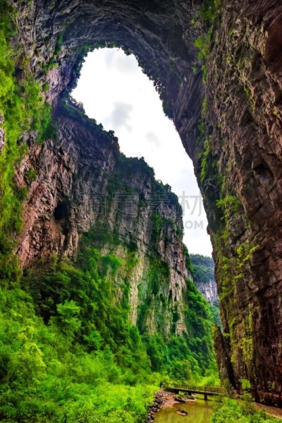 喀斯特,石灰石,岩层,武隆,奇形怪状的,石笋,陡峭,沟壑,垂直画幅,天空