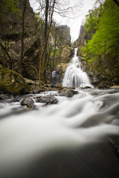 瀑布,seljalandsfoss waterfall,垂直画幅,水,天空,美,公园,褐色,沟壑,苔藓