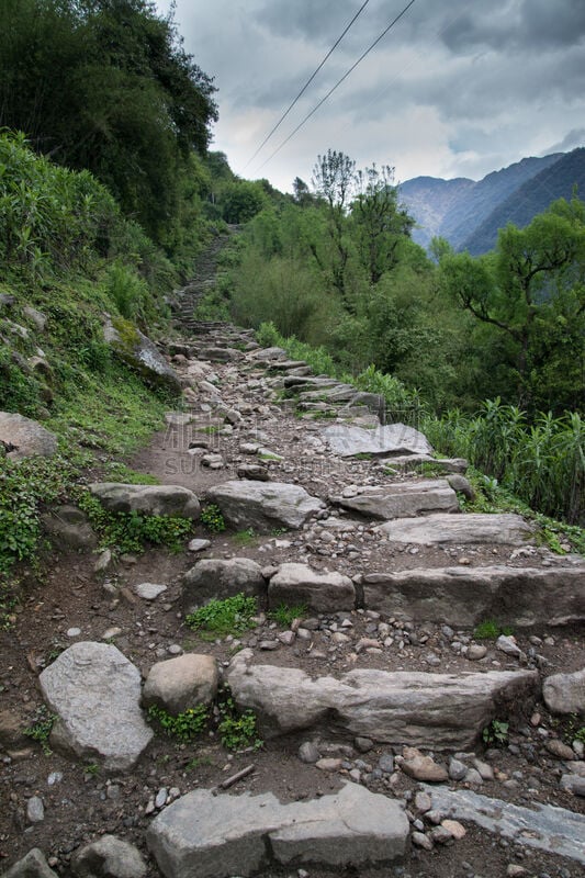 徒步旅行,安娜普娜山脉群峰,垂直画幅,天空,雪,无人,喜马拉雅山脉,早晨,户外,光