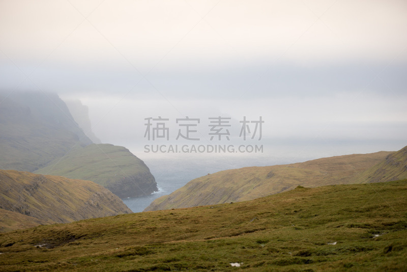 法罗群岛,地形,自然美,稀缺,水,美,水平画幅,戏剧性的天空,草,云景