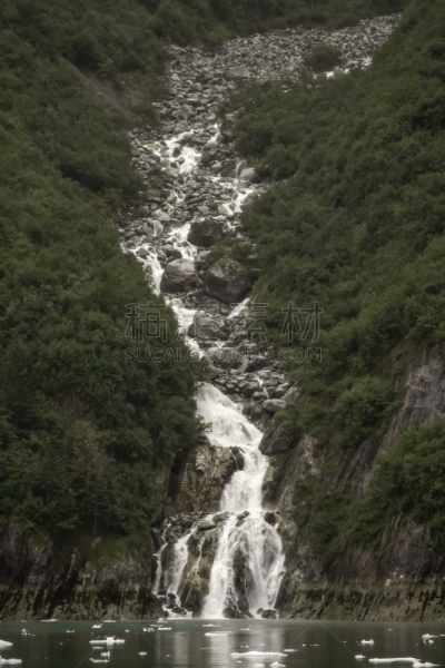 瀑布,崔西冰河,融水,阿拉斯加东南半岛,冰川,腰部以下,陡峭,狭窄的,阿拉斯加,峡湾