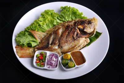 罗非鱼,鱼类,蔬菜,炊具,选择对焦,烤牛肉,烤串,餐具,格子烤肉,炸肉排