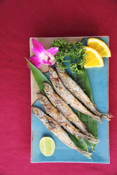 炊具,柳叶鱼,毛鳞鱼,凤尾鱼,垂直画幅,小的,鸡蛋,膳食,海产,干的