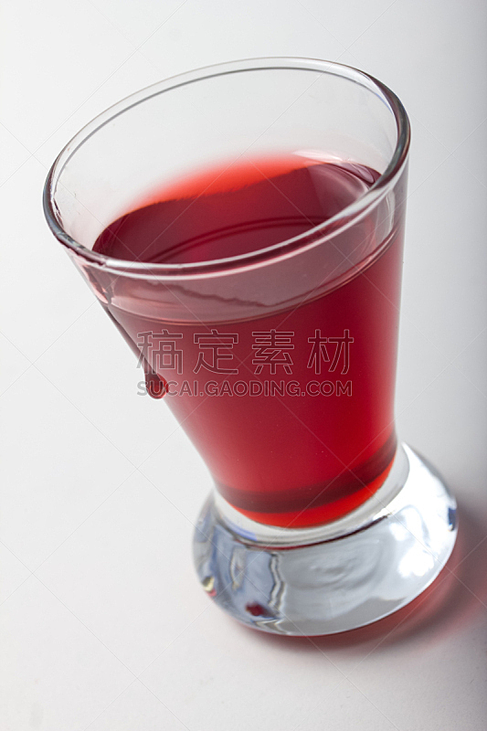 红色,小酒杯,平原,饮料,垂直画幅,水果,无人,含酒精饮料,夏天,特写