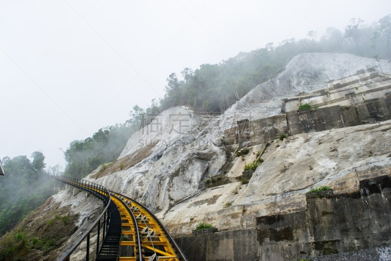 车站月台,泳道,慢跑,自然,水平画幅,山,铁轨轨道,人,夏天,户外