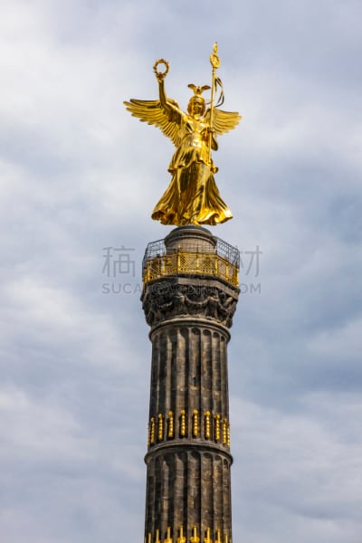 柏林,胜利纪念柱凯旋柱,德国,垂直画幅,纪念碑,天空,公园,艺术,云,青铜