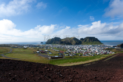 航拍视角,看风景,赫马,火山,城镇,地形,火山地形,白昼,夏天,绿色
