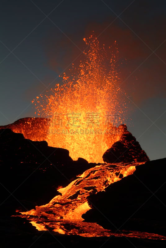 火山,熔岩,生气,垂直画幅,无人,火山地形,户外,红色,热,彩色图片