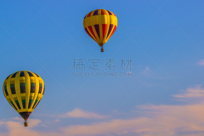 早晨,热气球,两个物体,飞艇,洞,充气筏,风,休闲活动,水平画幅,无人