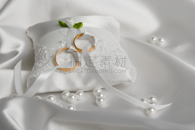 小的,戒指,枕头,新的,水平画幅,树荫,工艺品,白色,丝绸,珠子