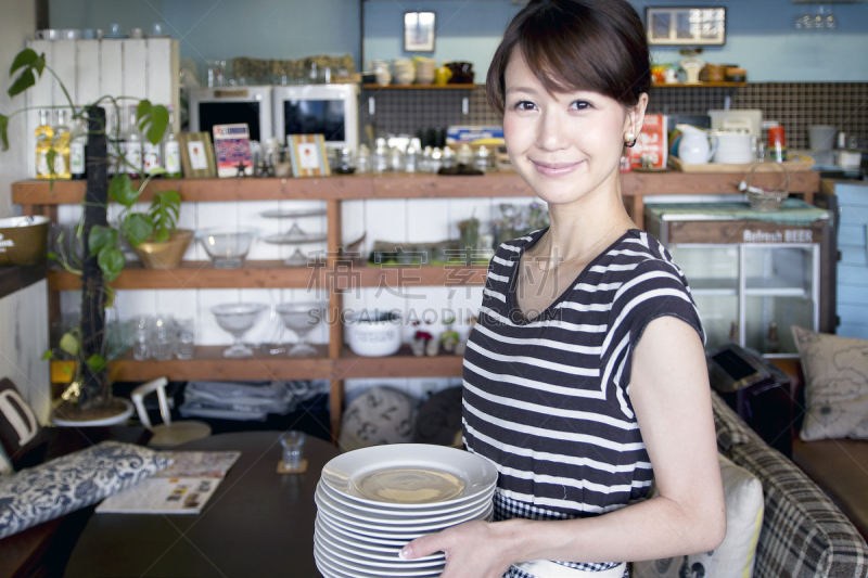 青年人,女招待,餐馆,碗,餐具,美,咖啡店,水平画幅,拟人笑脸,服务业职位