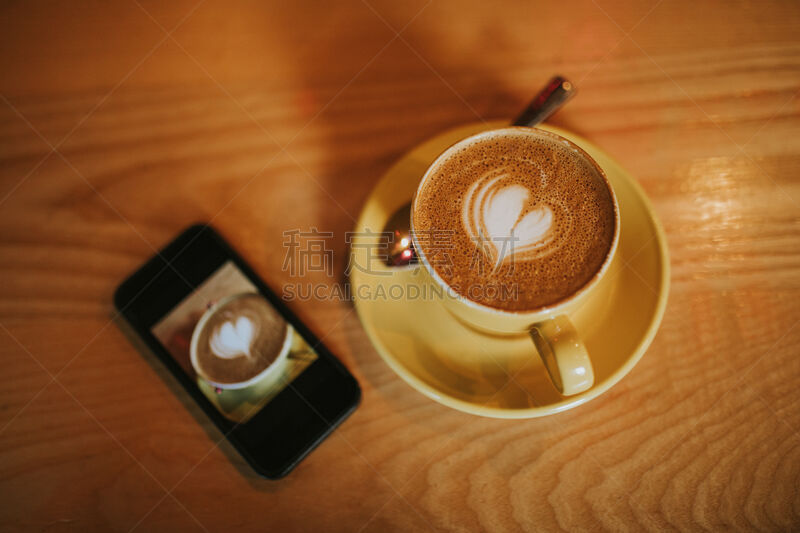 咖啡杯,手机,it技术支持,几乎,饮料,传媒,杯,食品,技术,卡布奇诺咖啡