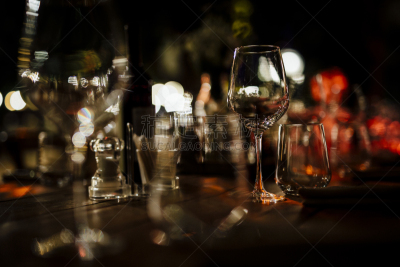 事件,华贵,玻璃杯,婚礼,运动模糊,自然美,背景聚焦,宴会,餐位,饮料