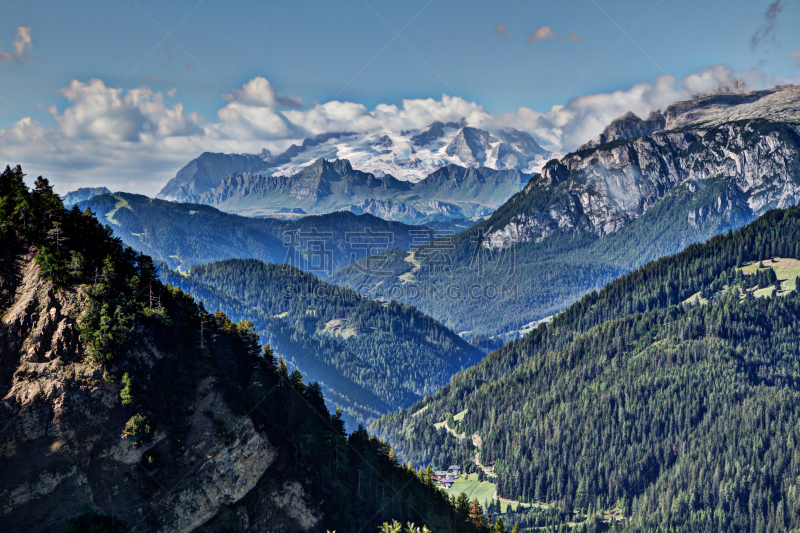 马尔莫拉达峰,北脸,阿迪杰河,水平画幅,无人,夏天,户外,高处,山,多洛米蒂山脉