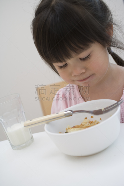 垂直画幅,学龄前,椅子,膳食,饮料,彩色图片,砰,晚餐,健康生活方式,中国人