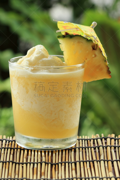 沙冰,菠萝,垂直画幅,饮食,奶制品,水果,无人,奶昔,有机食品,鸡尾酒