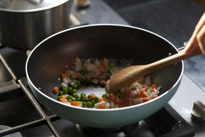 蔬菜,迷你型玉米,煎锅,mange-tout,绿花椰菜,谷类食品,炒菜锅,餐具,水平画幅