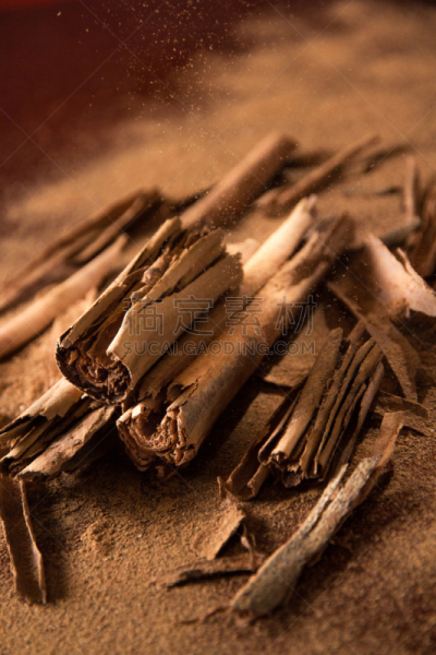 研磨食品,肉桂,自然美,桌子,滚铁环,垂直画幅,美,饮食,褐色,无人