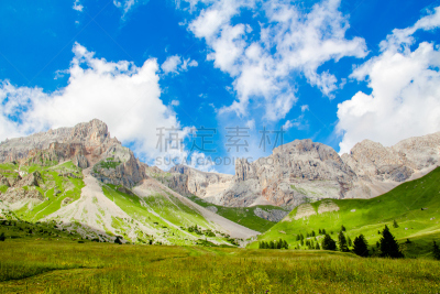 圣培露矿泉水公司,山谷,山口,上阿迪杰,草,著名景点,岩石,夏天,户外,天空