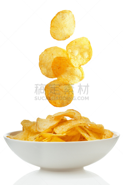 薯片,垂直画幅,饮食,无人,不健康食物,精制土豆,白色背景,脆饼干,快餐,背景分离