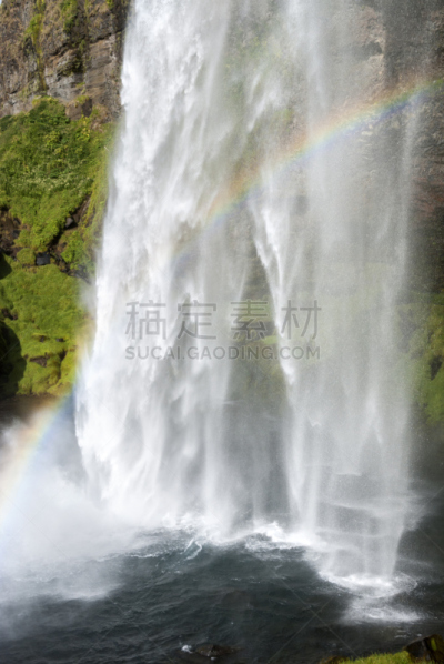 seljalandsfoss waterfall,自然,垂直画幅,水,草地,旅游目的地,绿色,岩石,瀑布,无人