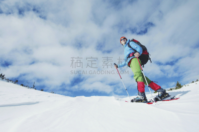 冬天,山,徒步旅行,背包,男人,天空,登山杖,水平画幅,云,雪