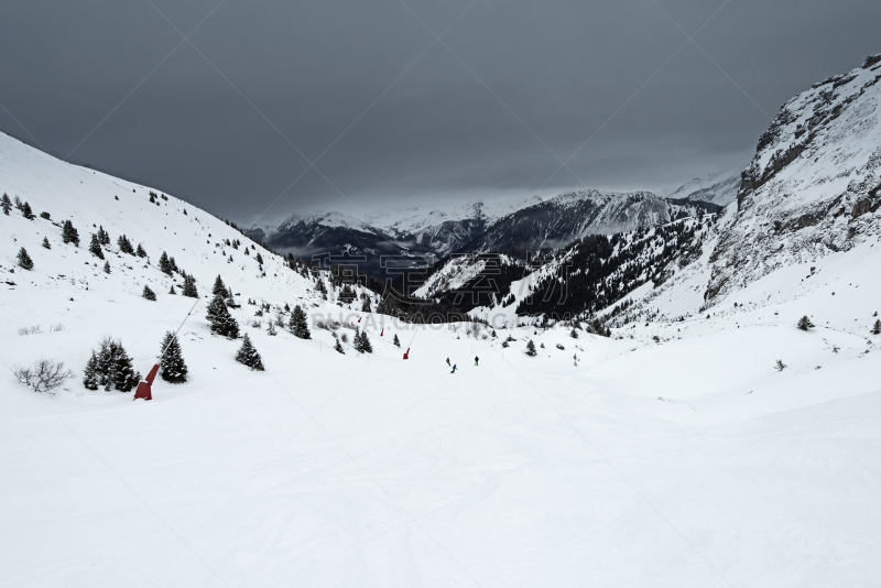 山,多云,全景,山谷,天空,休闲活动,水平画幅,雪,无人,滑雪坡