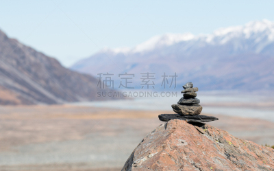 石头,金字塔形,山,背景聚焦,运动模糊,平衡岩石,普卡基湖,库克山,高地,新西兰坎特伯雷地区