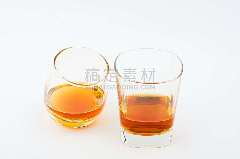 威士忌,两个物体,玻璃杯,饮食,液体,水平画幅,无人,2015年,白色背景,含酒精饮料
