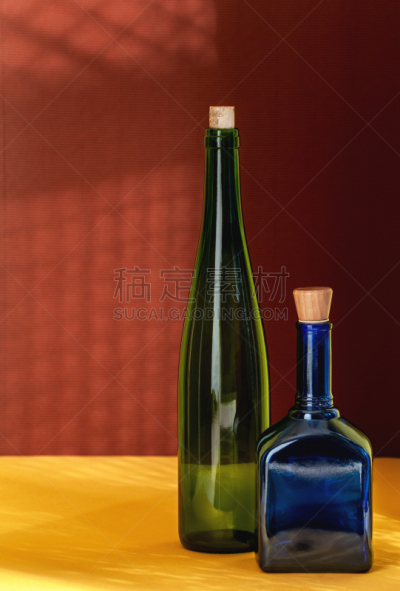 两个物体,瓶子,纹理,静物,黄色,红色,艺术,背景,简单,碳酸饮料